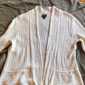 Eileen Fisher 100% linen summer sweater